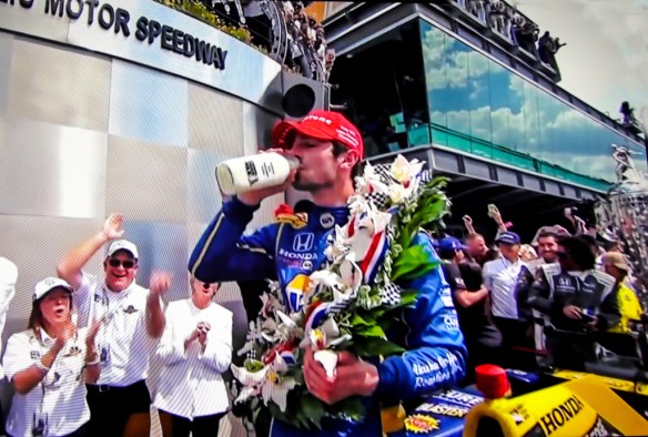 web2016WinnersDrinkMilk-45