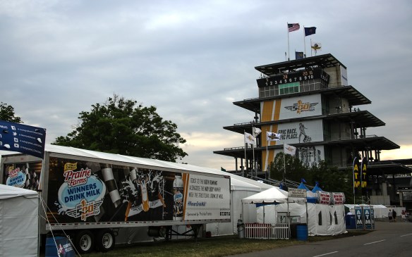 WinnersDrinkMilk2268